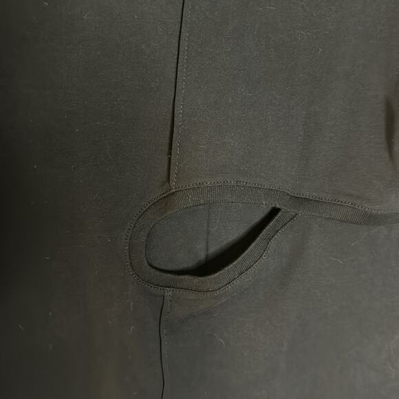 Head of State Gender Inclusive Diamond Front Cutout T-Shirt - Black Size S - Picture 5 of 7